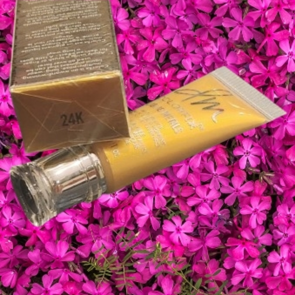 Danessa Myricks Beauty 24K Gold Illuminator - Gold